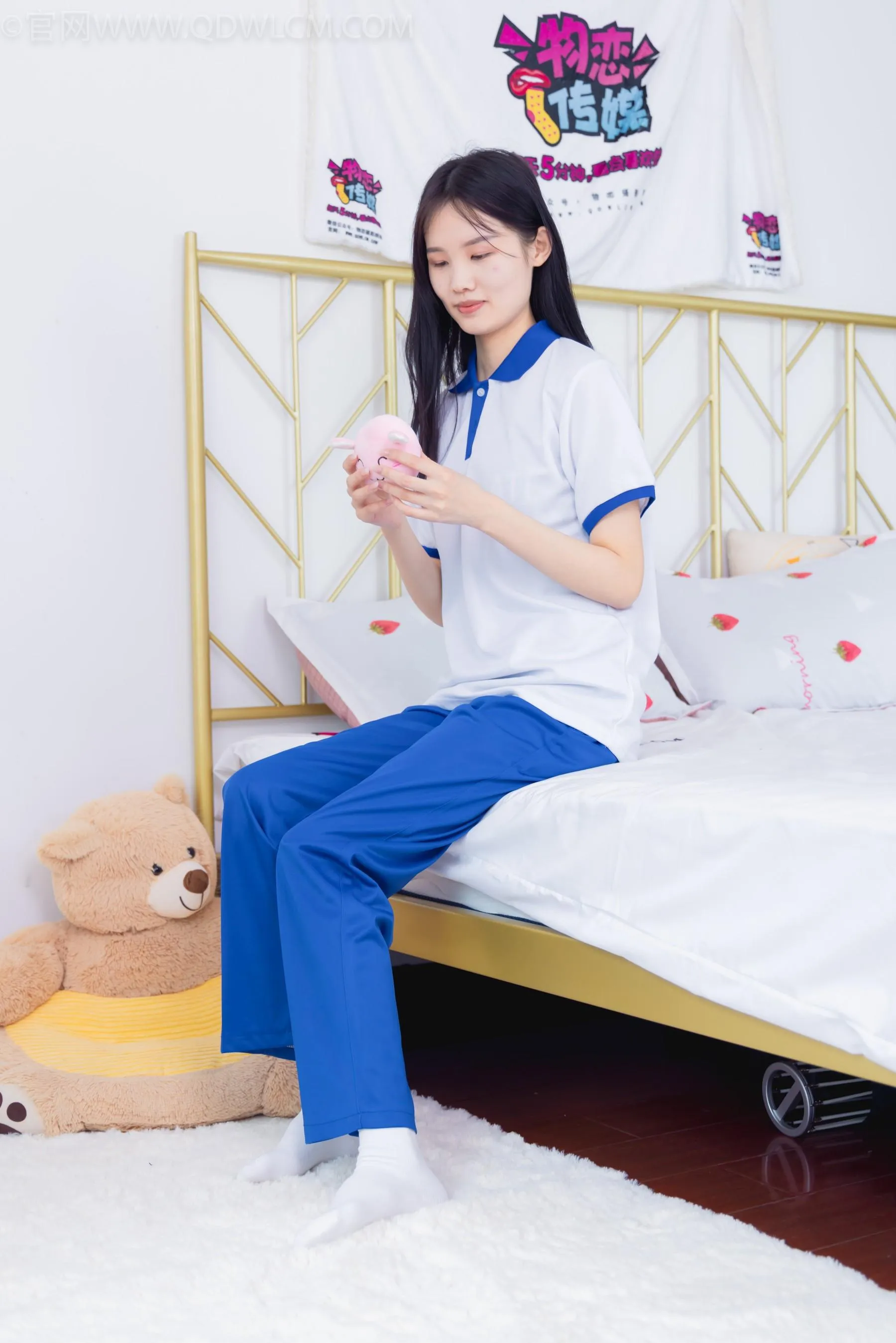 物恋传媒 NO.1515 颜颜-校园时的她 [151P]插图1